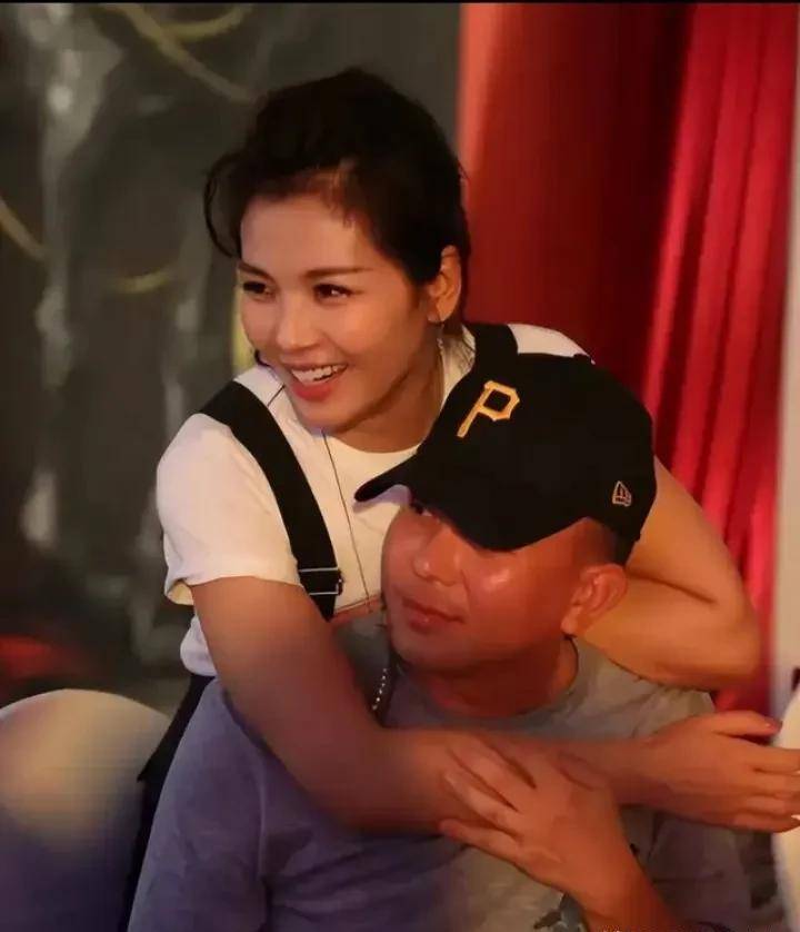 刘涛老公炒币血亏导致离婚？刘涛发文霸气回应法院见