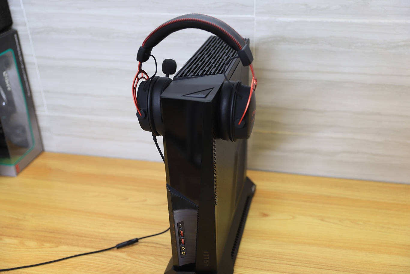 高性能迷你游戏主机，微星海皇戟X12代游戏主机