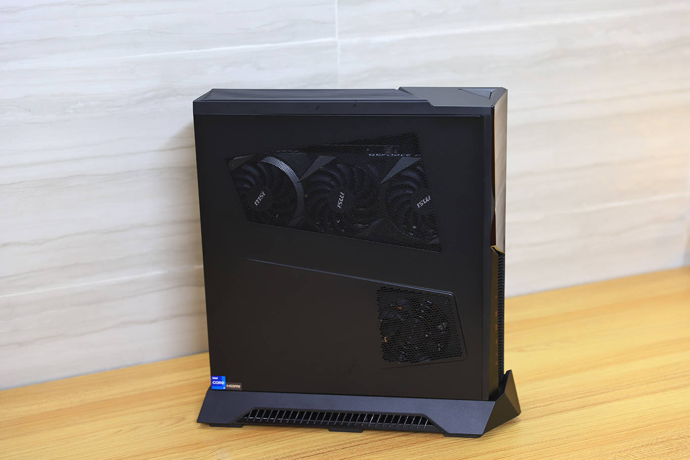 高性能迷你游戏主机，微星海皇戟X12代游戏主机