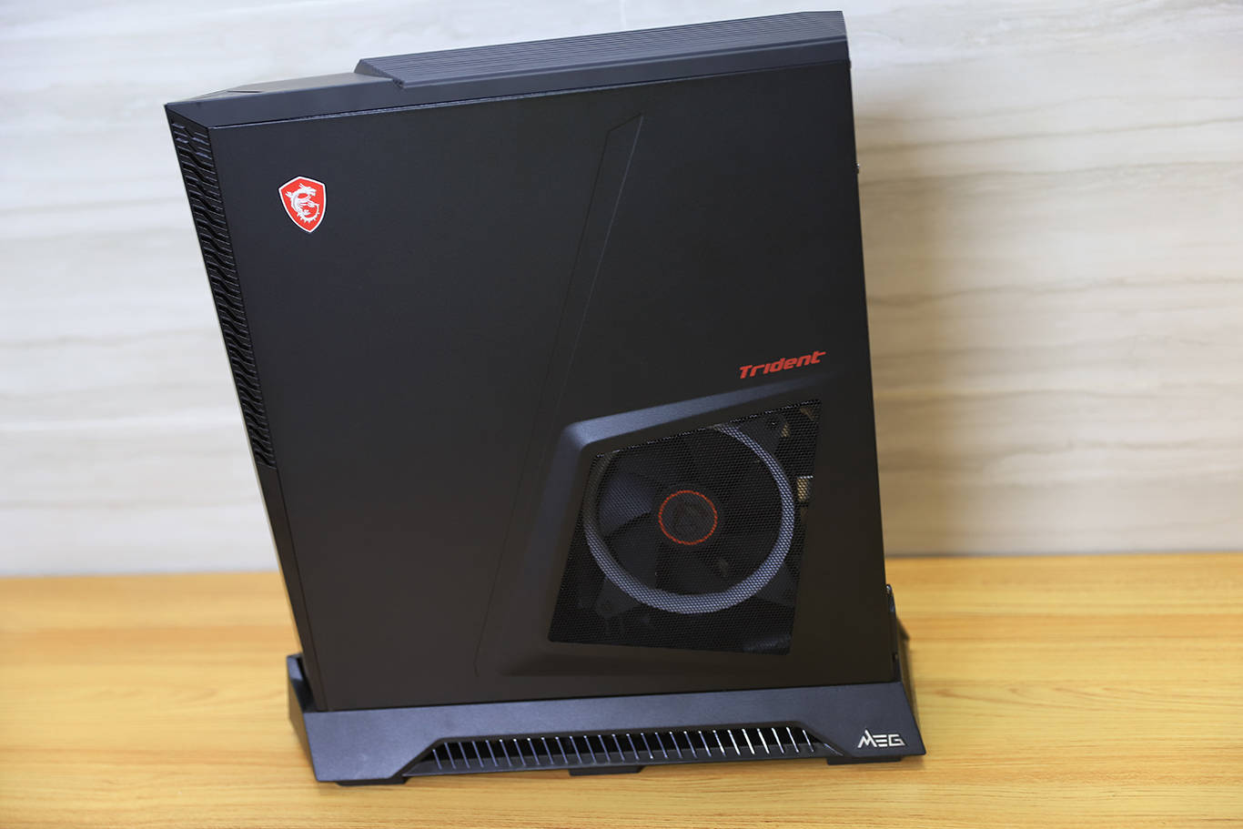 高性能迷你游戏主机，微星海皇戟X12代游戏主机