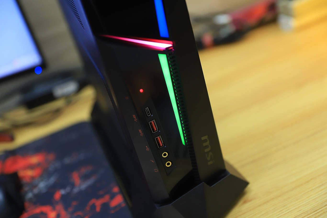 高性能迷你游戏主机，微星海皇戟X12代游戏主机