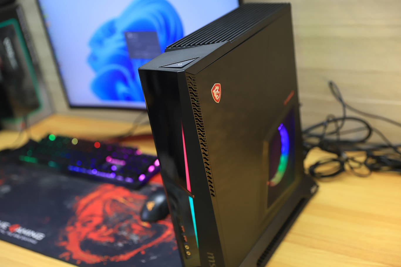 高性能迷你游戏主机，微星海皇戟X12代游戏主机