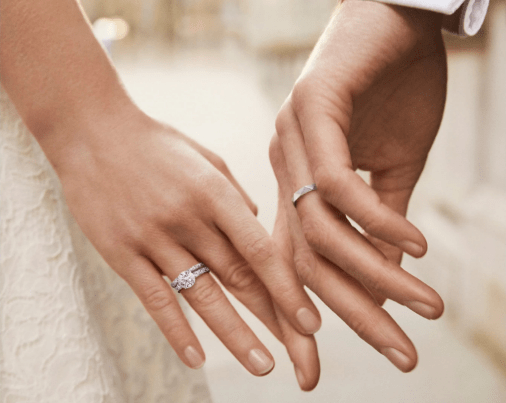 科普钻石那些事儿：真钻石和假钻石有什么区别？