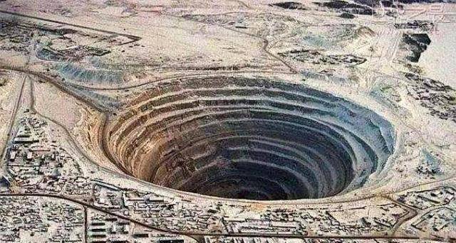 在地球上钻石其实并不稀缺，那么为什么钻石会这么珍贵？