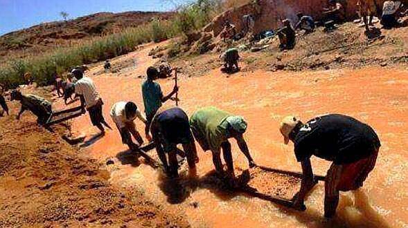 在地球上钻石其实并不稀缺，那么为什么钻石会这么珍贵？