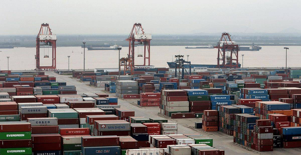 拒绝使用美元！俄罗斯和伊朗的操作将对人民币产生什么影响？