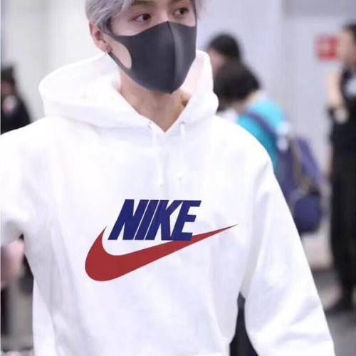 岳云鹏被骂上热搜？节目中高调穿耐克鞋，价值70万网民币