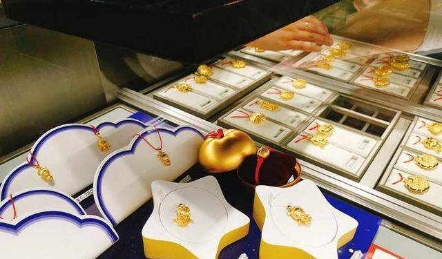 周大福、周生生、周大生、周六福……它们啥关系，谁才是正版？