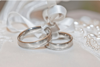 钻戒买铂金还是K金好？