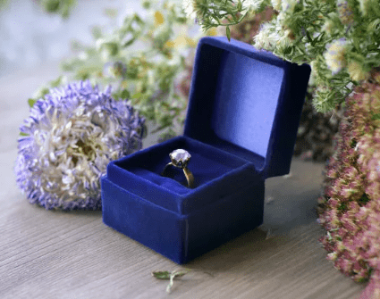 钻戒买铂金还是K金好？