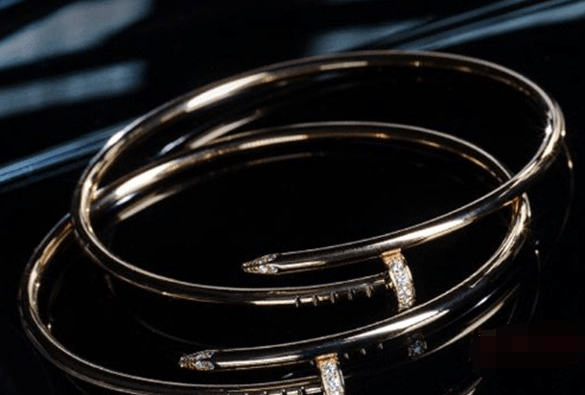 卡地亚玫瑰金钉子手镯能卖多少钱