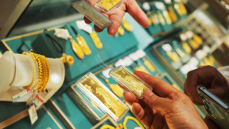 炒金热再现，这三重因素推动黄金价格飙升，有望突破历史新高