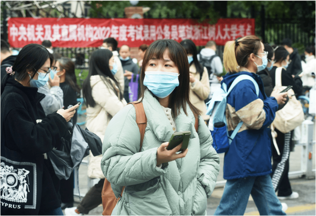 公务员省考逐步打破“35岁门槛”，是个积极信号