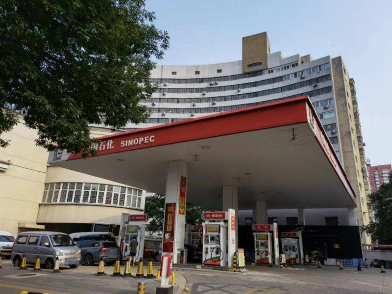 油价望迎“二连跌”：95号汽油或重回“7元时代”，短期油价只跌难涨？