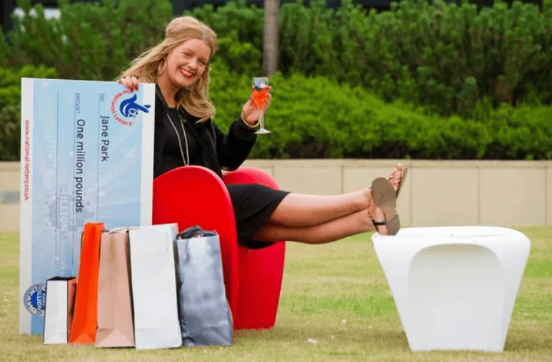 全国骚动！纽村乐透卖爆了！5000万纽币，线上线下挤满了人！