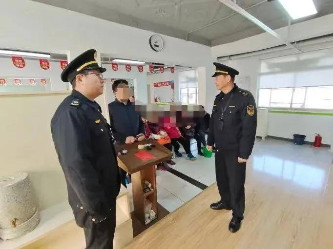 上海这些餐厅被曝光，居然在食物里加亚硝酸盐，坑骗老人的“神药神器”被端