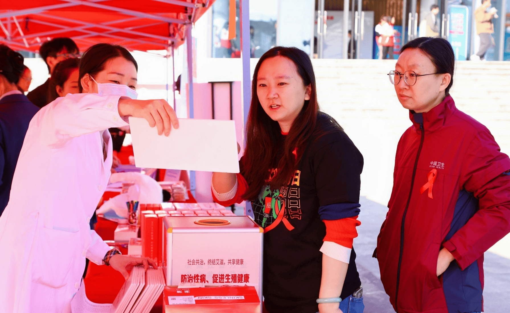 广东1-10月新增艾滋病病毒感染者及病人6990例，同比减少7.0%