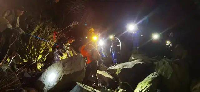 野外参加亲子活动突然倒地身亡！孩子：以为爸爸只是睡着了