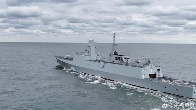 海军054B护卫舰首舰交接入列，舷号545