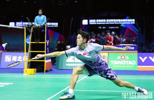 在青岛上演惊天大逆转！中国队3:2险胜日本队，挺进羽毛球亚团赛决赛