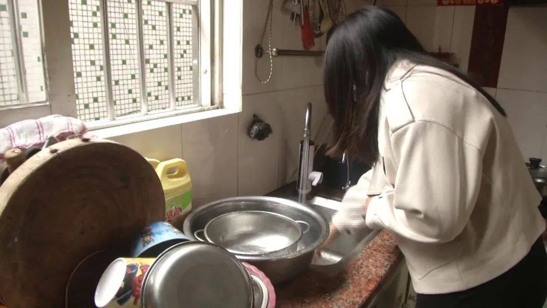 相隔几条街，佛山两户人家竟互交水费16年！其中1户要补1.2万元？