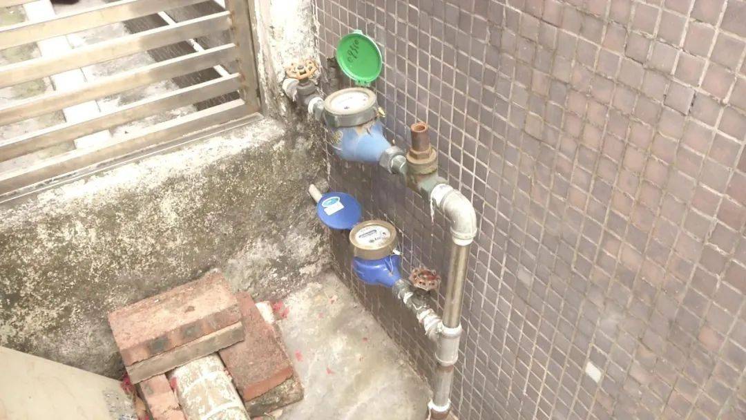 相隔几条街，佛山两户人家竟互交水费16年！其中1户要补1.2万元？