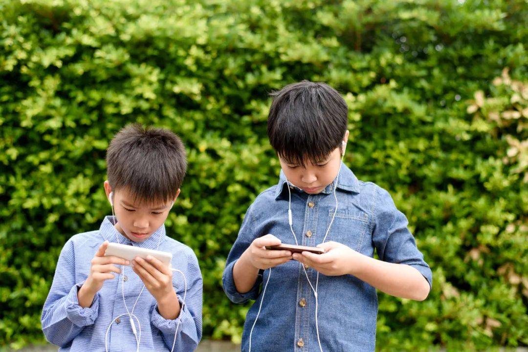 学生禁玩手机，催生孩子间的地下交易