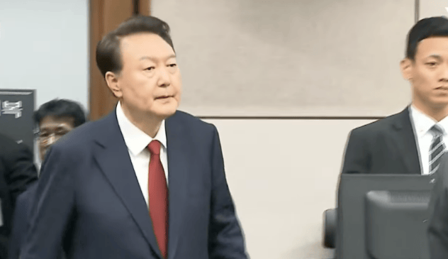 韩国前总统尹锡悦涉“内乱罪”审理继续进行 法庭内场景首度公开