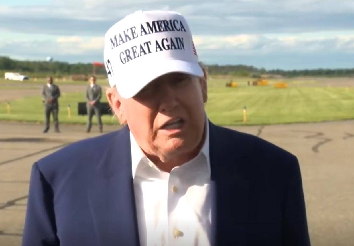 再次口误：特朗普又将“日本制铁”与“日产”混为一谈