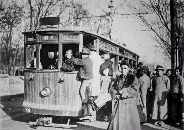 “90后”北京小伙，6年时间从故纸堆找回北京有轨电车