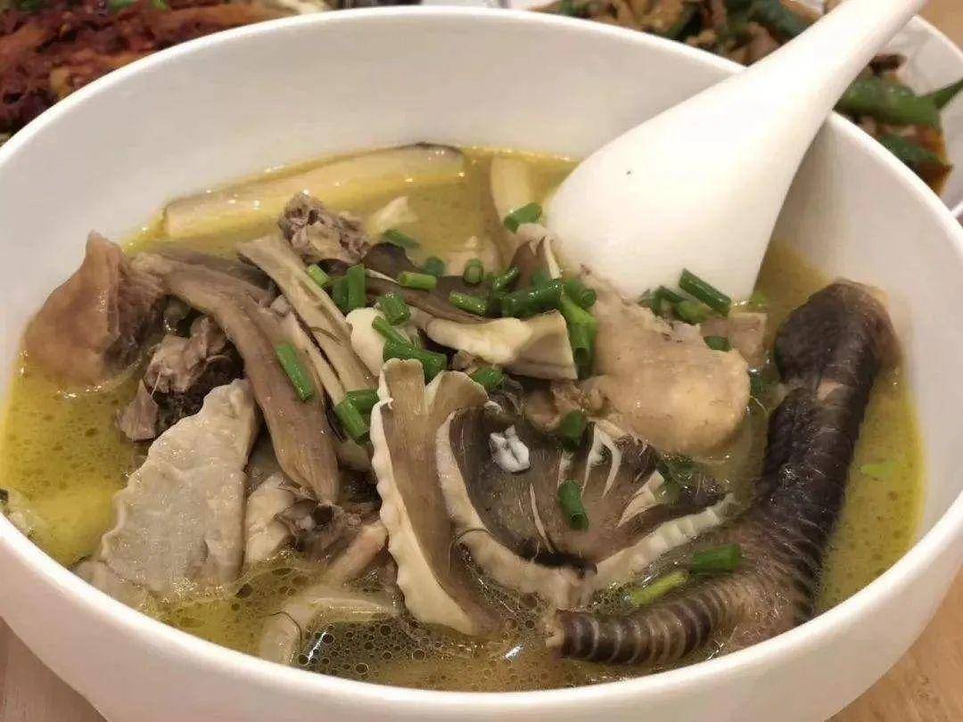 “天价”鸡枞调查：最贵卖到1800元/公斤！雨水少致产量低，多地价高客少