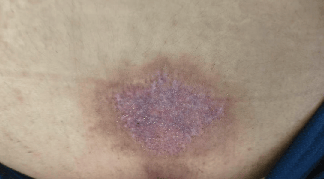 14岁女孩在拓展营遭体罚去世，班主任因截留其给父母信件受审