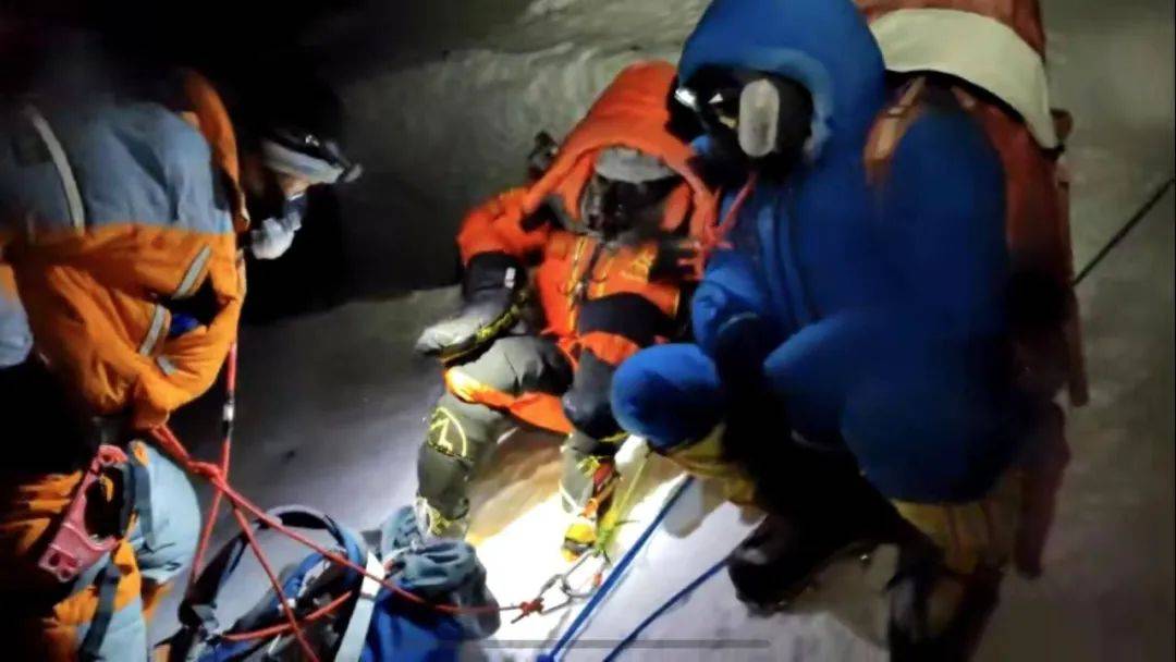 珠峰“救人者”范江涛：救下一条命，煎熬七百天