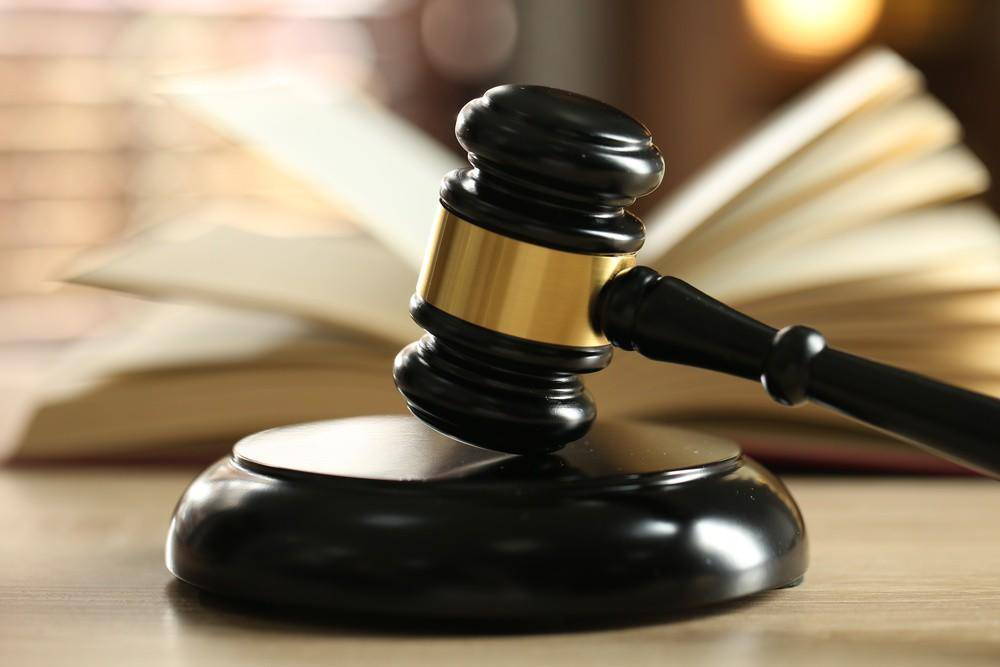 男子呼吸心跳骤停去世，妻子发现其生前向情人转账230万元起诉对方返还！判了