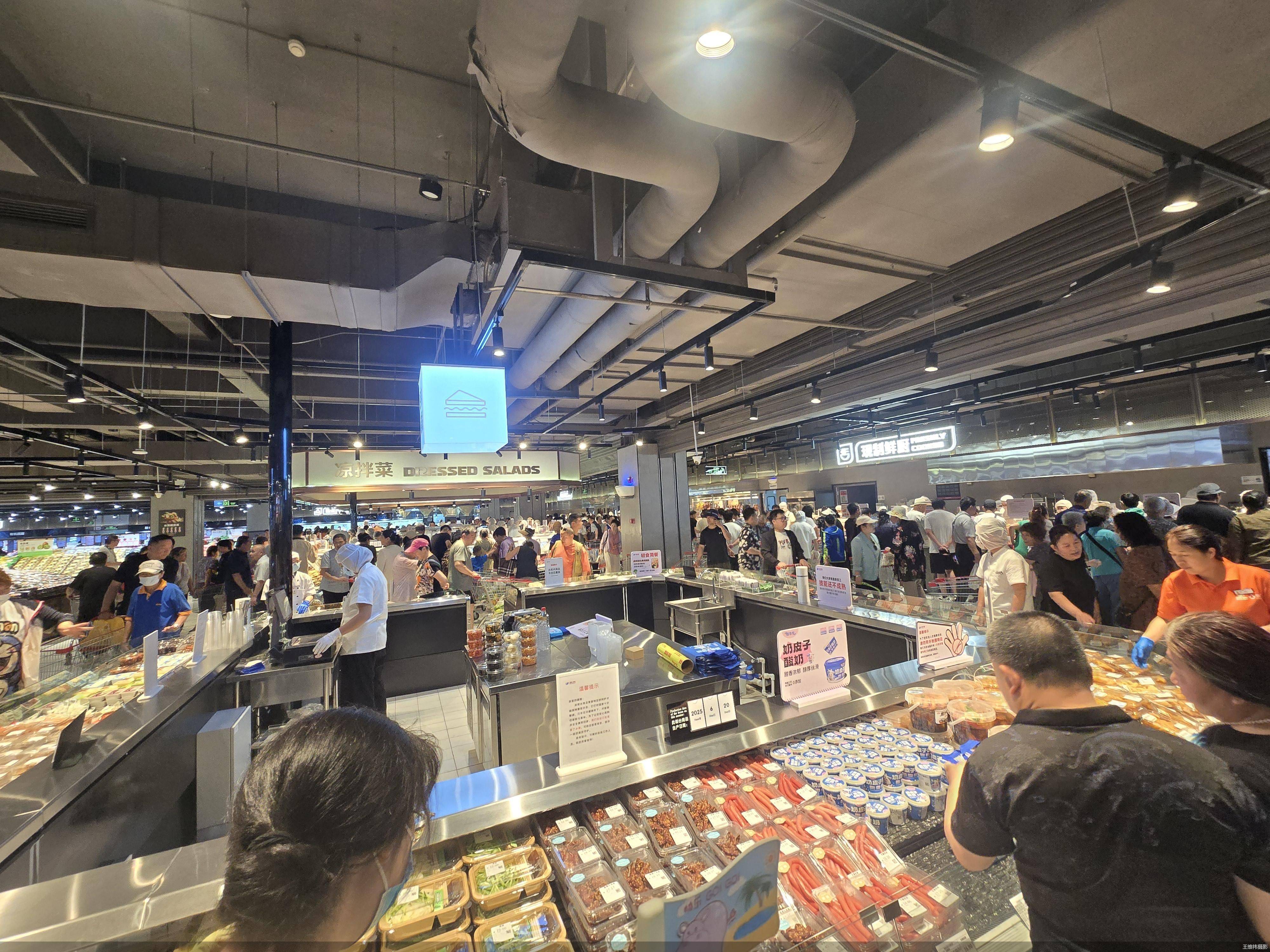 社零总额连续下降，北京消费乏力了？ 专家:商品消费、服务消费综合性指标 更全面反映消费市场变化