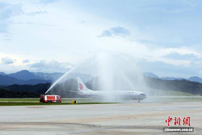 （侨乡新貌）浙江丽水机场正式通航