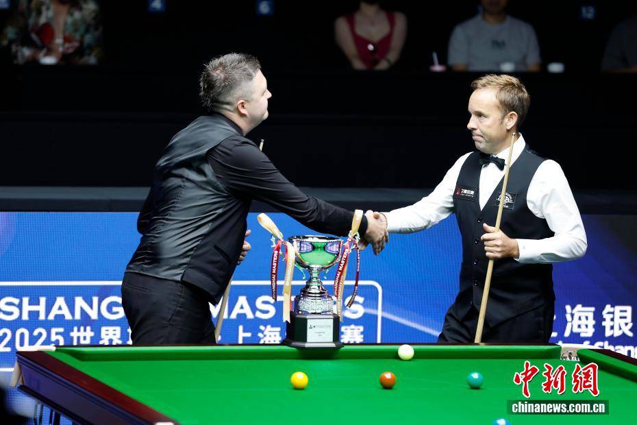 凯伦·威尔逊获得2025世界斯诺克上海大师赛冠军