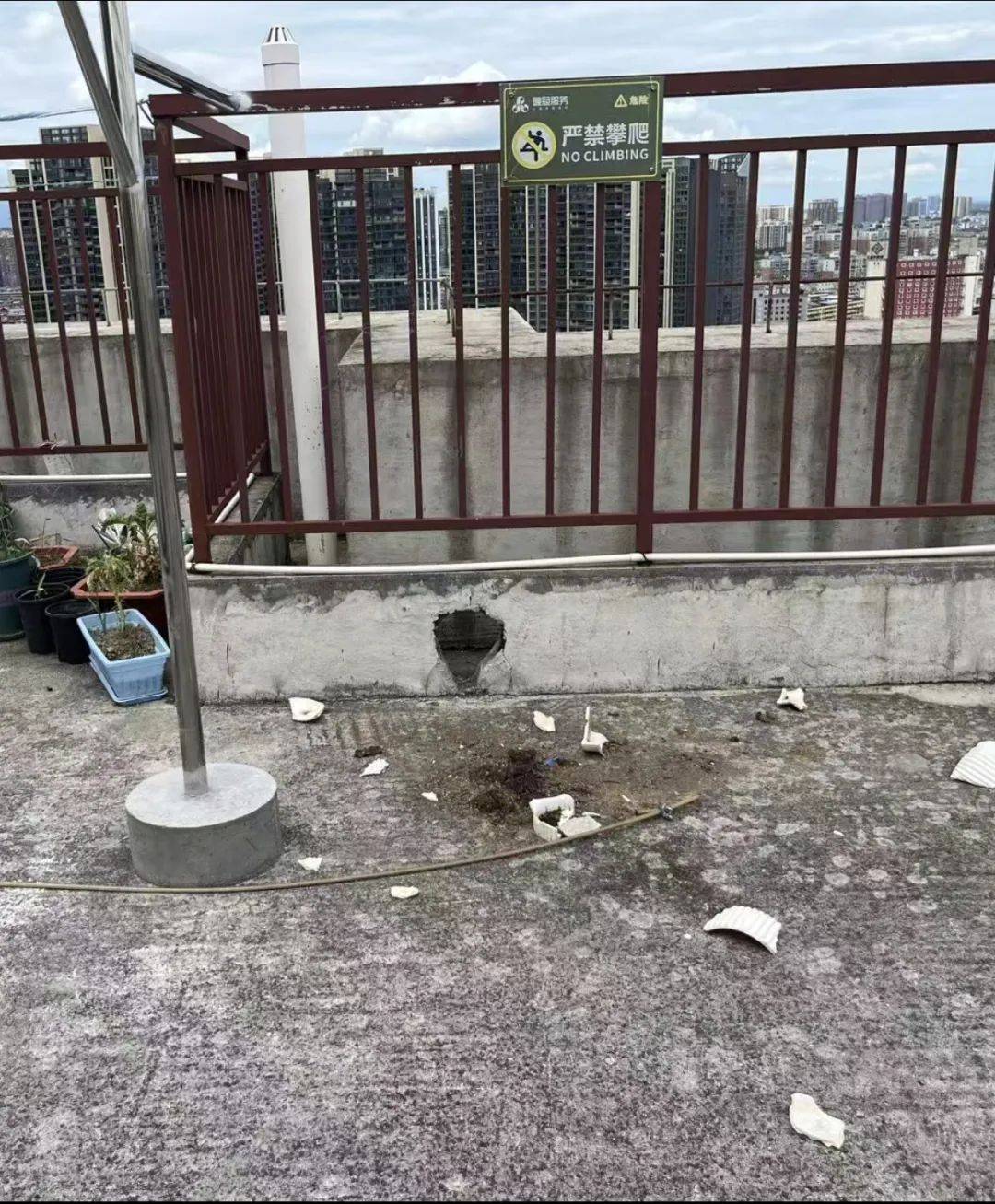 湖南衡阳29岁女子疑被男友施暴后从25楼跳下身亡 男友徐某此前还刺激说：“你放心，她不会去死的”