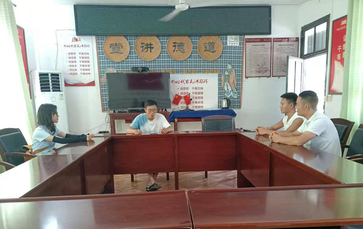 贵州22岁女村支书遇车祸不幸身亡 乡政府工作人员：她上任仅数月，开展工作后回村路上遇事故