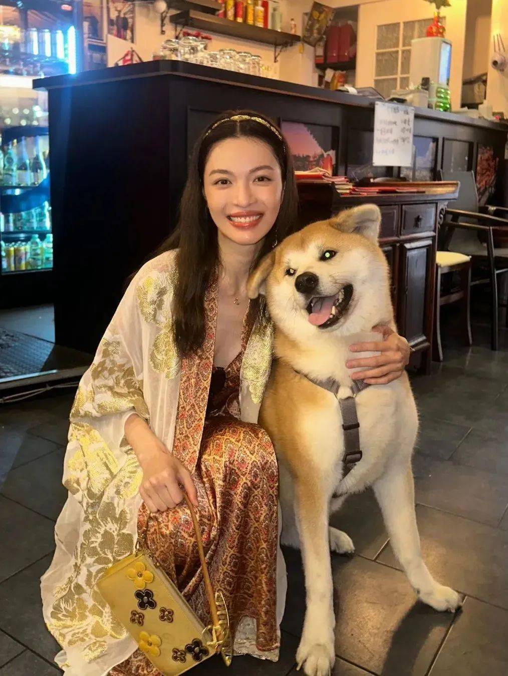 质感女人怎么都在穿这个颜色？