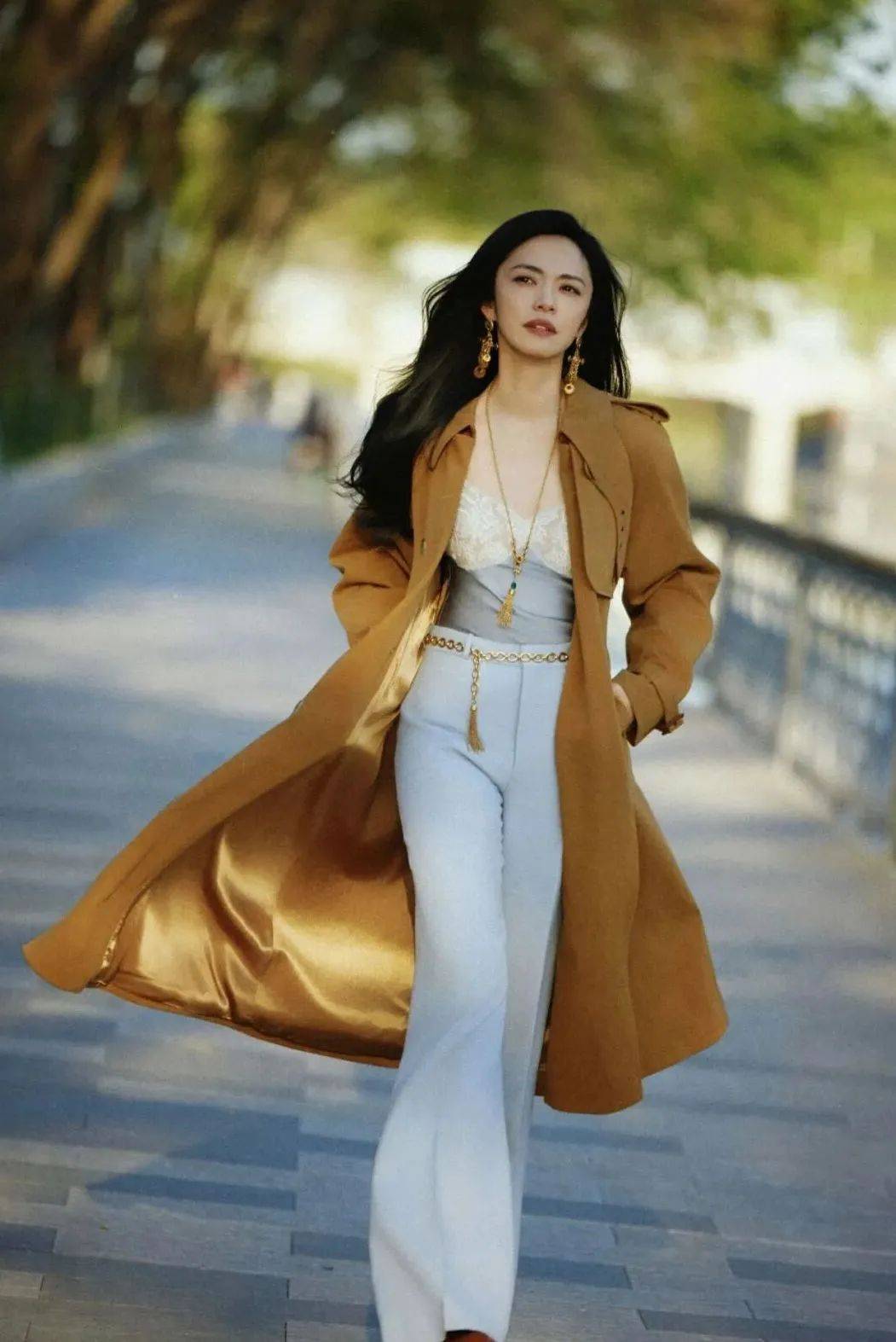 质感女人怎么都在穿这个颜色？