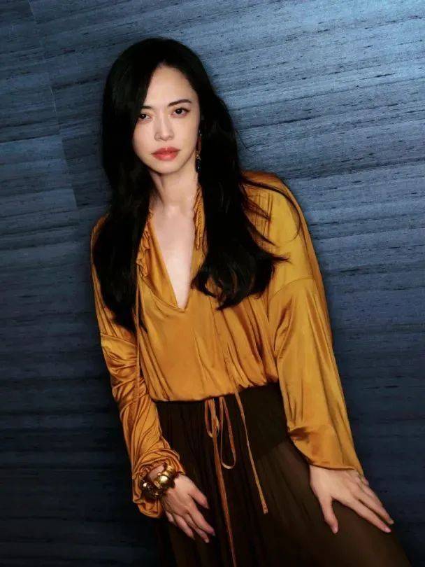 质感女人怎么都在穿这个颜色？