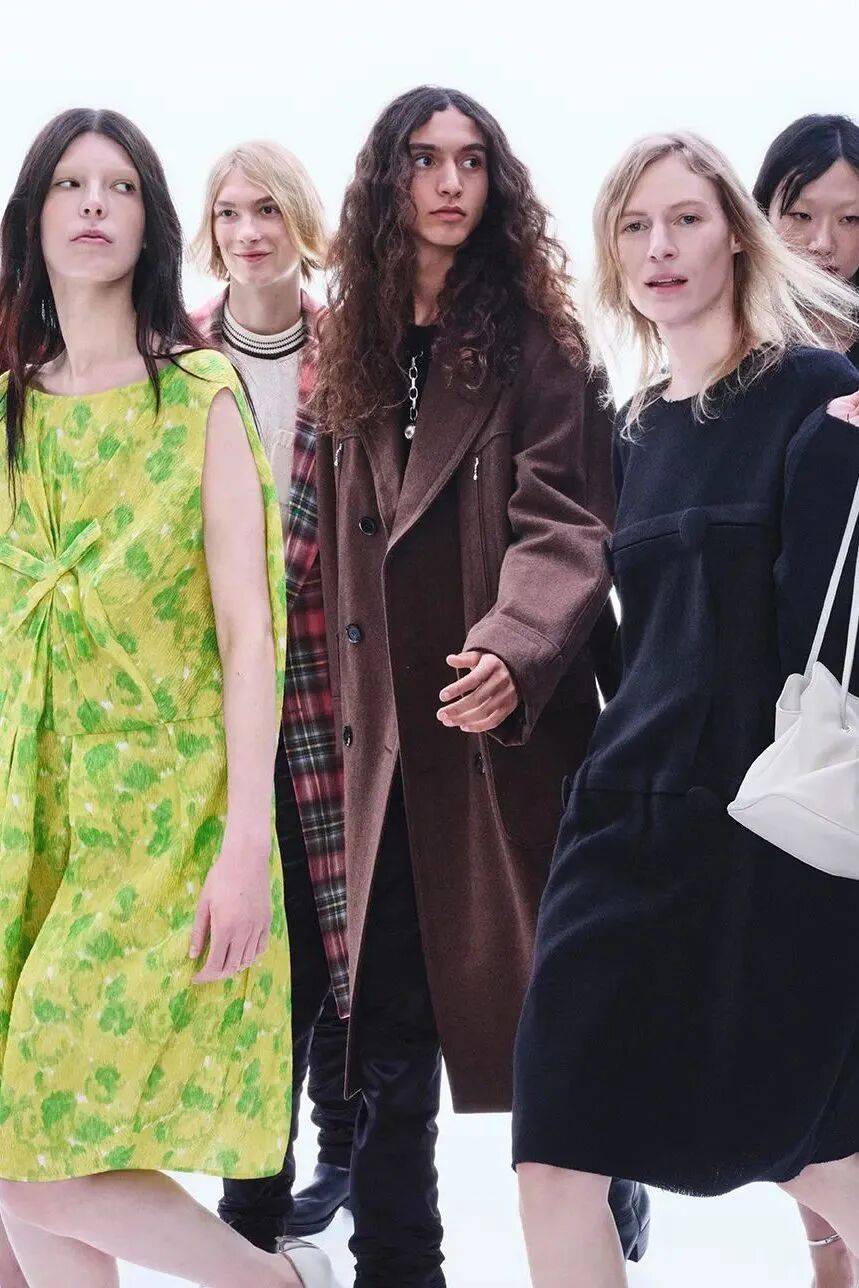 质感女人怎么都在穿这个颜色？