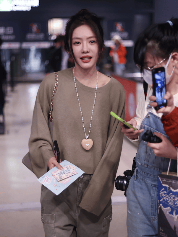 质感女人怎么都在穿这个颜色？