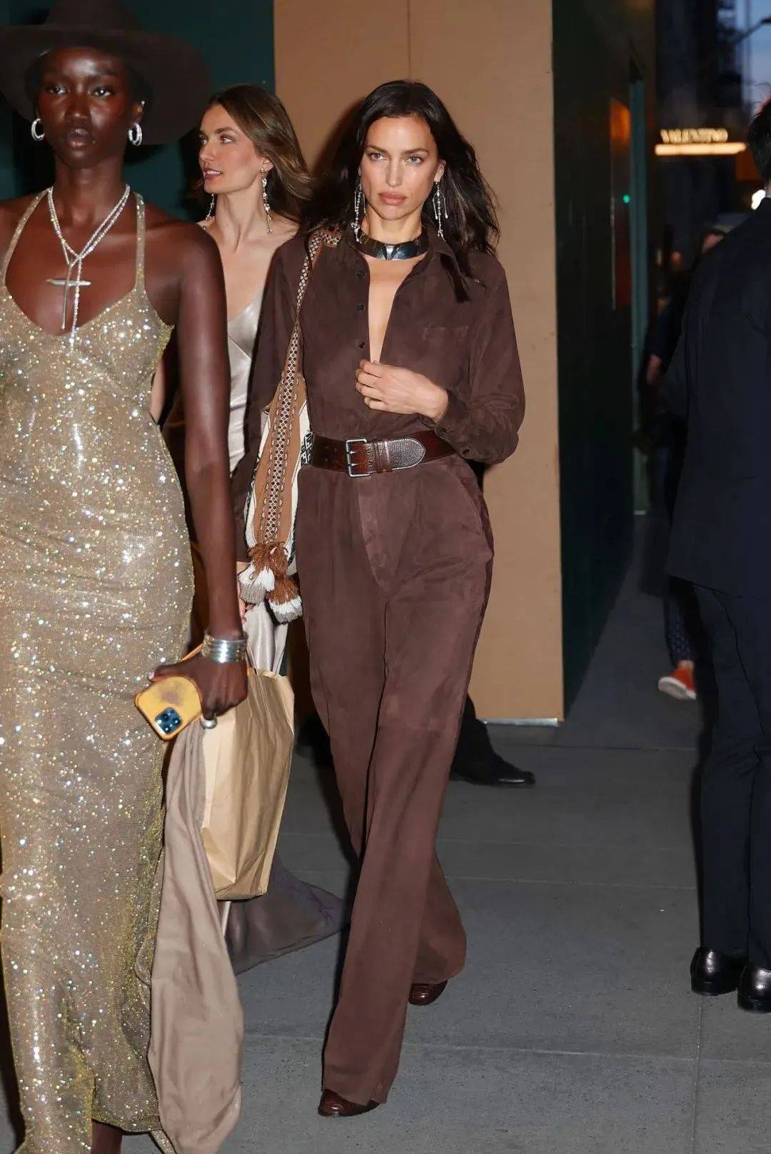 质感女人怎么都在穿这个颜色？