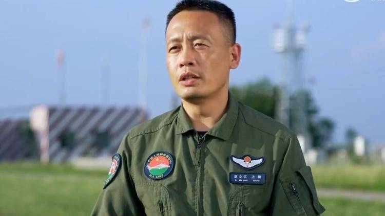 九三阅兵倒计时5天！空中梯队多型新机将首次受阅 队员练就“米秒不差”