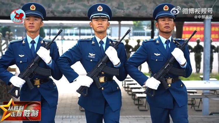 九三阅兵倒计时5天！空中梯队多型新机将首次受阅 队员练就“米秒不差”