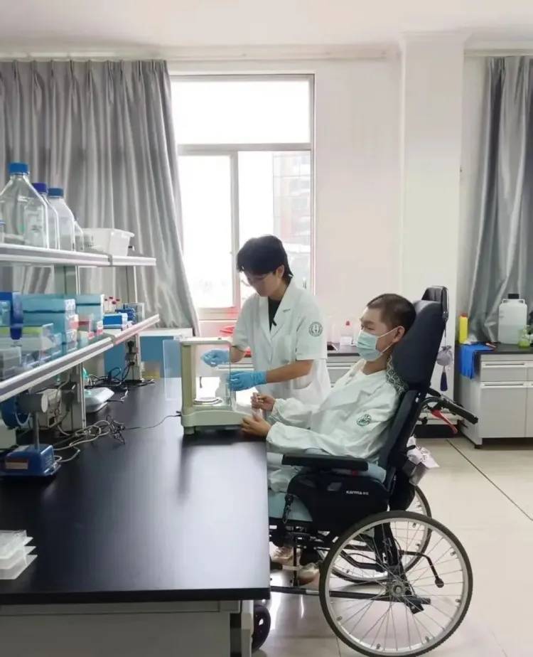 曾被预言活不过6岁，浙江少年考上本科！