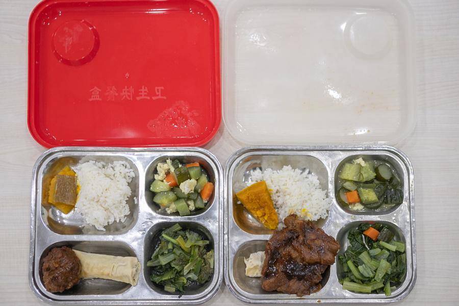 上海多所中小学午餐虾仁被临时撤换 市监部门已关注并展开调查