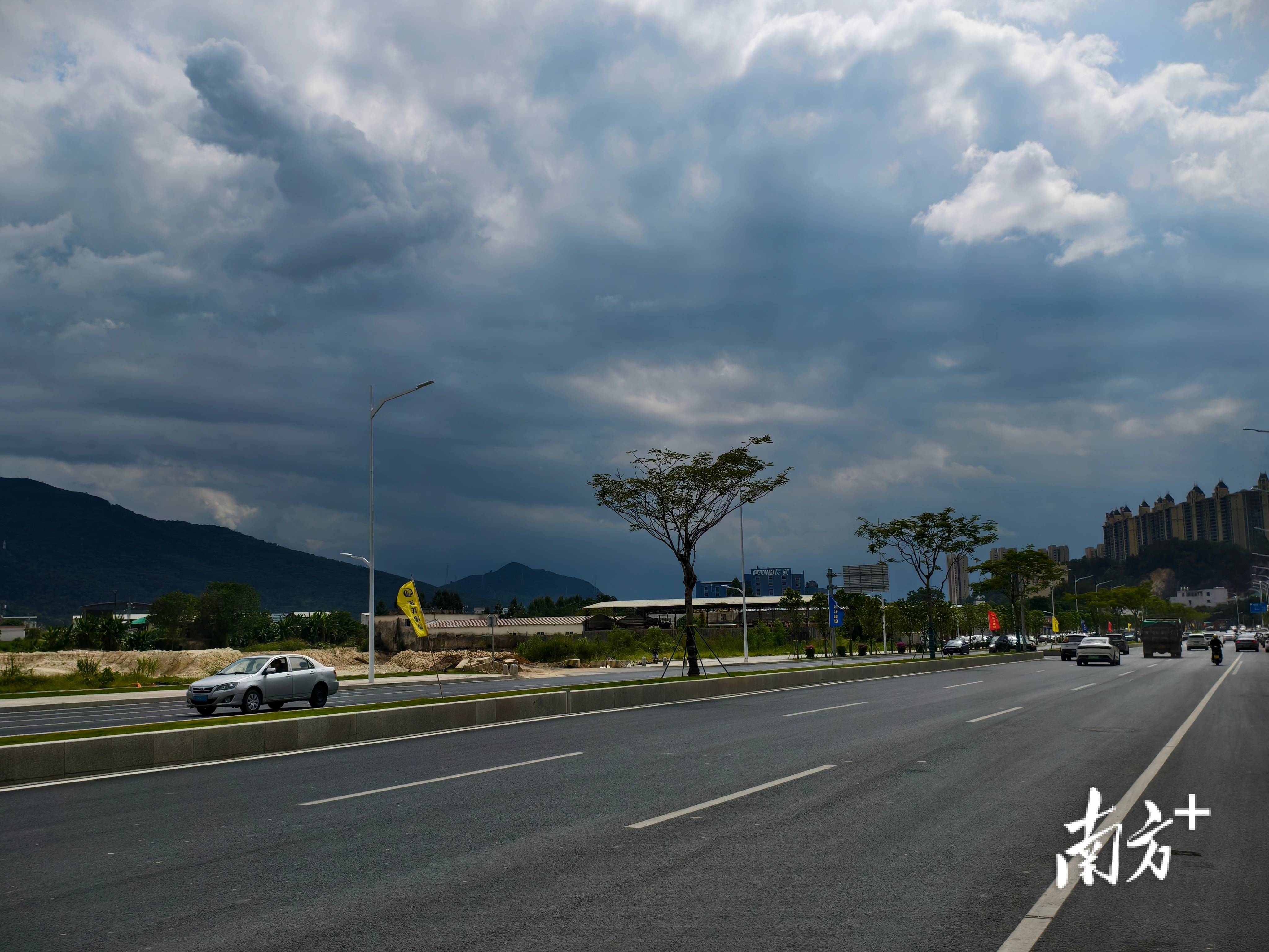 意东三路部分路段已通车，预计9月底全线贯通